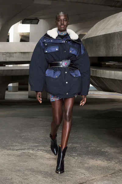 Look 30
